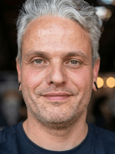 André